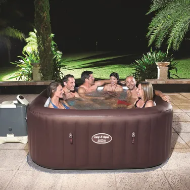 Le plus grand spa gonflable : tout savoir sur les tailles et formes des spas